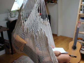 White hanging-chair - sideview