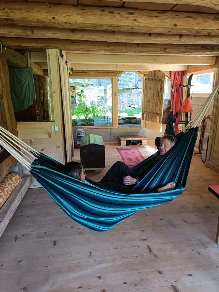 Large Mayan Fabric hammock green shades_Pays d_Enhaut 05/2024