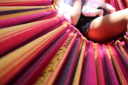 Luna et Marta - hamac tons brun zoom toile