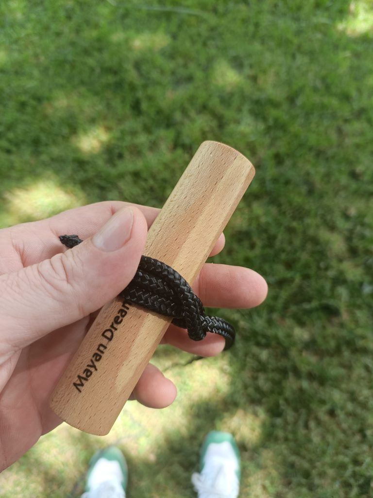 Ropes and woods - Hangin kit for hammock in user hand